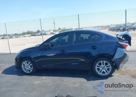 2018 Toyota Yaris Ia z USA, uszkodzony, nr VIN 3MYDLBYV0JY303616